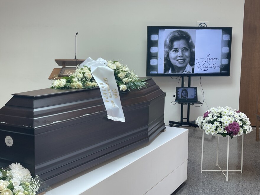 Υπό τους ήχους του «Αννούλα του χιονιά» η αποτέφρωση της Άννας Κυριακού στη Ριτσώνα