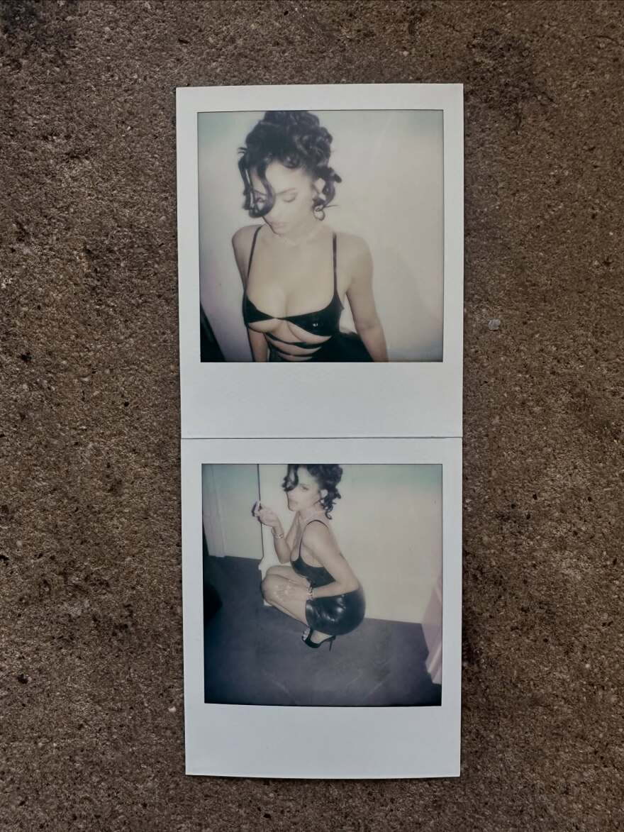 Φωτογραφίες: Η Κάιλι Τζένερ ποζάρει με αποκαλυπτικό φόρεμα 