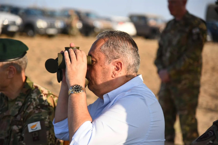 Κύπριος υπουργός Άμυνας στο protothema: Η ΕΕ να δώσει εγγυήσεις για την ηλεκτρική διασύνδεση Κύπρου - Κρήτης