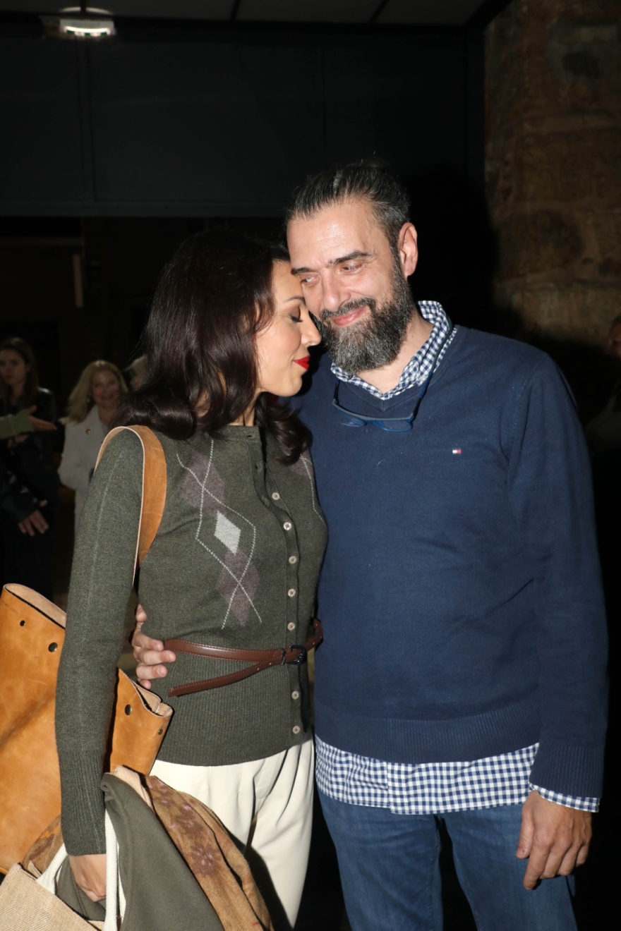 Ο Σωτήρης Τσαφούλιας βρέθηκε στην πρεμιέρα της συντρόφου του, Άννας Μενενάκου - Δείτε φωτογραφίες
