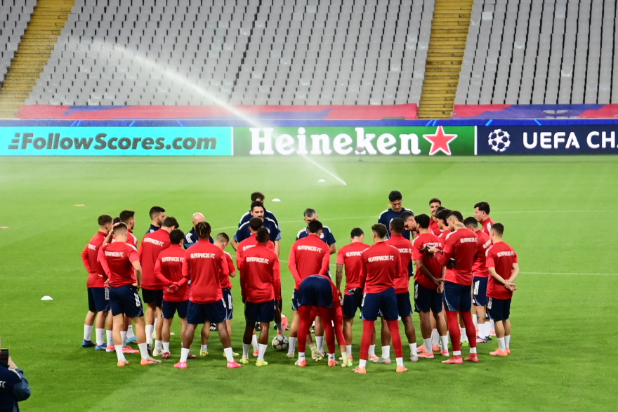 Ολυμπιακός: Η τελευταία προπόνηση στο Μονζουίκ πριν από τη μάχη με την Μπαρτσελόνα - Βίντεο, φωτογραφίες 