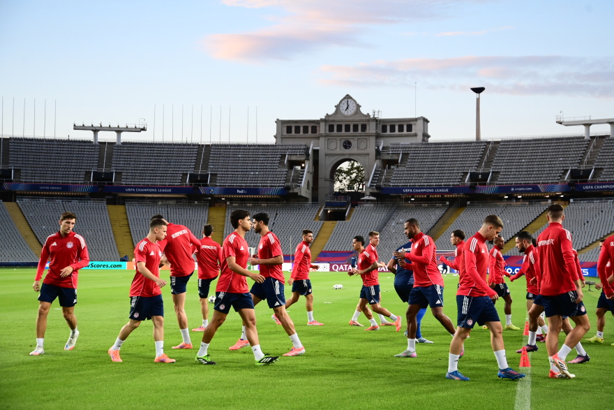 Ολυμπιακός: Η τελευταία προπόνηση στο Μονζουίκ πριν από τη μάχη με την Μπαρτσελόνα - Βίντεο, φωτογραφίες 