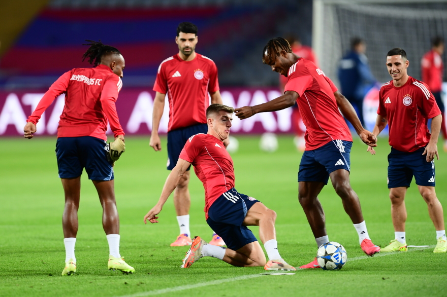 Ολυμπιακός: Η τελευταία προπόνηση στο Μονζουίκ πριν από τη μάχη με την Μπαρτσελόνα - Βίντεο, φωτογραφίες 