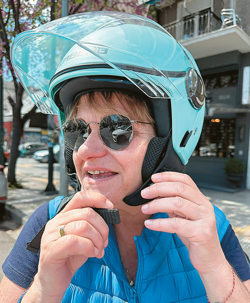 Σύνταξη: Το όνειρο του Έλληνα για ελευθερία, το στήριγμα οικογενειών - Ο «Γολγοθάς» των ενσήμων και η νέα ζωή στην τρίτη ηλικία
