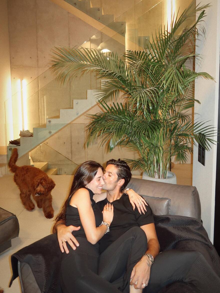 Ραφαέλα Ψαρρού για Γιώργο Καράβα: Έχουμε ζήσει πολλά και κάθε μέρα μου θυμίζει πως το «μαζί» είναι επιλογή
