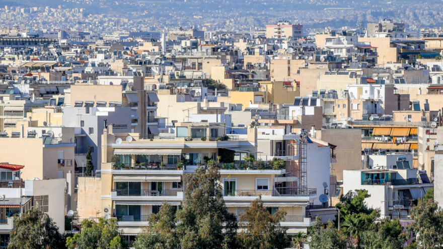Στεγαστική κρίση στην Ευρώπη: Σπίτι μου, σπιτάκι μου, από Ελλάδα έως Ολλανδία - Φοιτητές σε σκηνές, τετραμελείς οικογένειες στα 35 τετραγωνικά