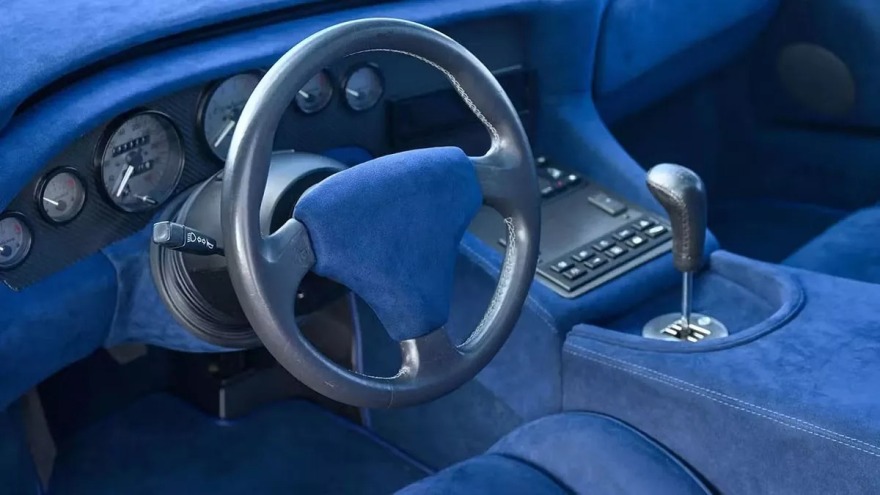 Σε δημοπρασία η σπάνια Lamborghini Diablo SE30 Viola