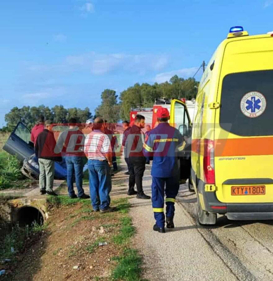 Αχαΐα : Εκσκαφέας παρέσυρε ΙΧ και το πέταξε σε χαντάκι – Επιχείρηση για τον απεγκλωβισμό των επιβατών