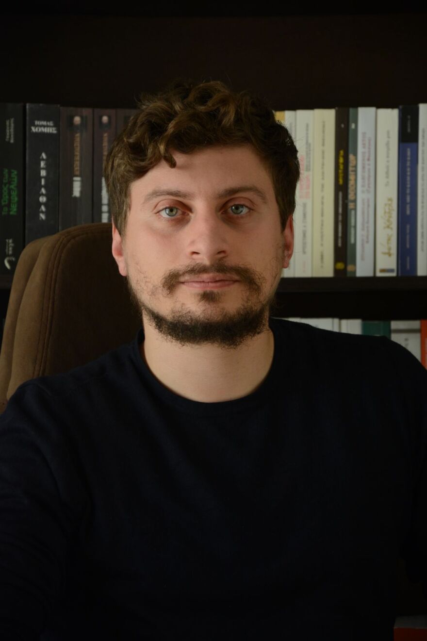 Το Όρος των Νεφελών: Αναζητώντας το ανθρώπινο πρόσωπο στην εποχή της τεχνητής νοημοσύνης