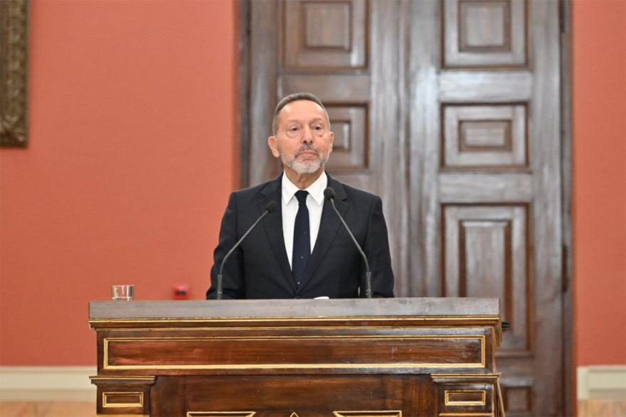 Το Πανεπιστήμιο Αθηνών τίμησε την προσφορά του Γιάννη Στουρνάρα στην οικονομική επιστήμη και τη δημόσια ζωή