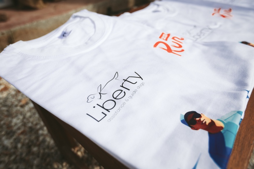 Η Gas, η σκυλίτσα-οδηγός, ξεκίνησε το νέο της ταξίδι