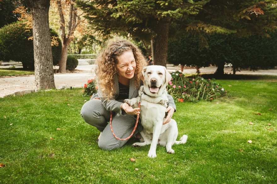 Η Gas, η σκυλίτσα-οδηγός, ξεκίνησε το νέο της ταξίδι