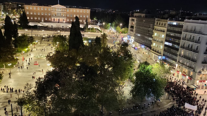 Αστυνομικά μέτρα στον Άγνωστο Στρατιώτη λόγω πορείας - Δείτε βίντεο και φωτογραφίες