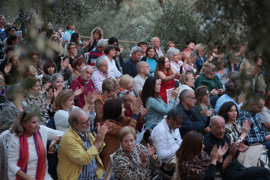 Ο Μανώλης Μητσιάς στο 4ο πολιτιστικό φεστιβάλ της Νάξου
