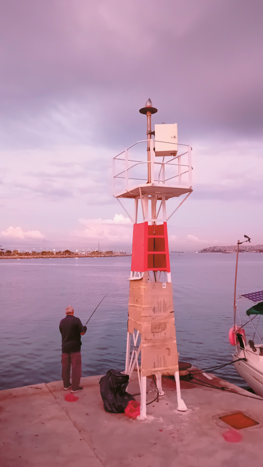 Ξημερώματα στην Αθήνα: Η ώρα άλλαξε, η πόλη ξυπνά