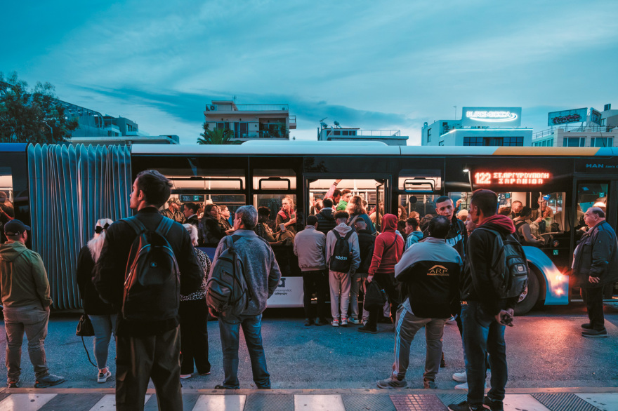 Ξημερώματα στην Αθήνα: Η ώρα άλλαξε, η πόλη ξυπνά