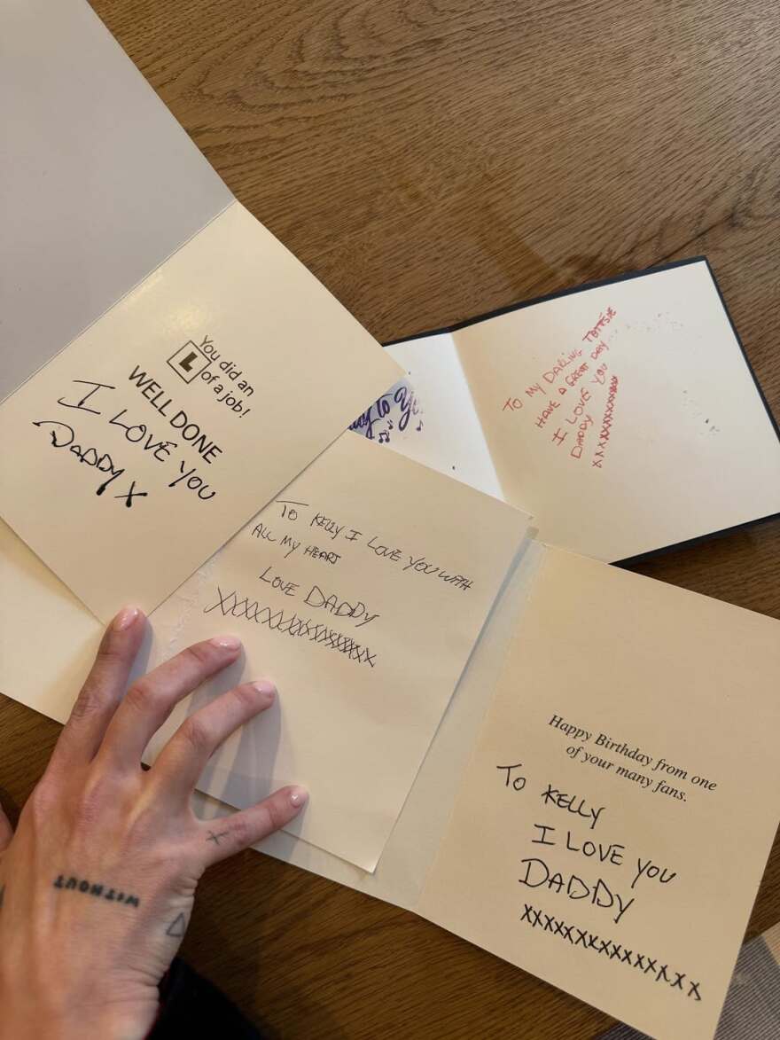 Η κόρη του Όζι Όσμπορν γιορτάζει για πρώτη φορά τα γενέθλιά της χωρίς εκείνον - Οι κάρτες με τα χειρόγραφα μηνύματά του