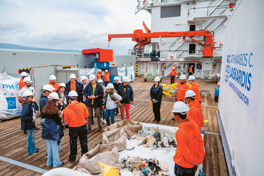 Typhoon Project: Kαθάρισαν οι ακτές από 903 τόνους απορριμμάτων