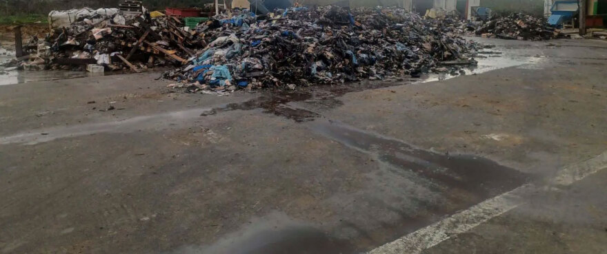 Μεγάλη περιβαλλοντική ρύπανση στην Πρέβεζα: Έθαψαν τόνους από ζωικά απόβλητα σε αυλή εταιρείας - 3 συλλήψεις, δείτε φωτογραφίες