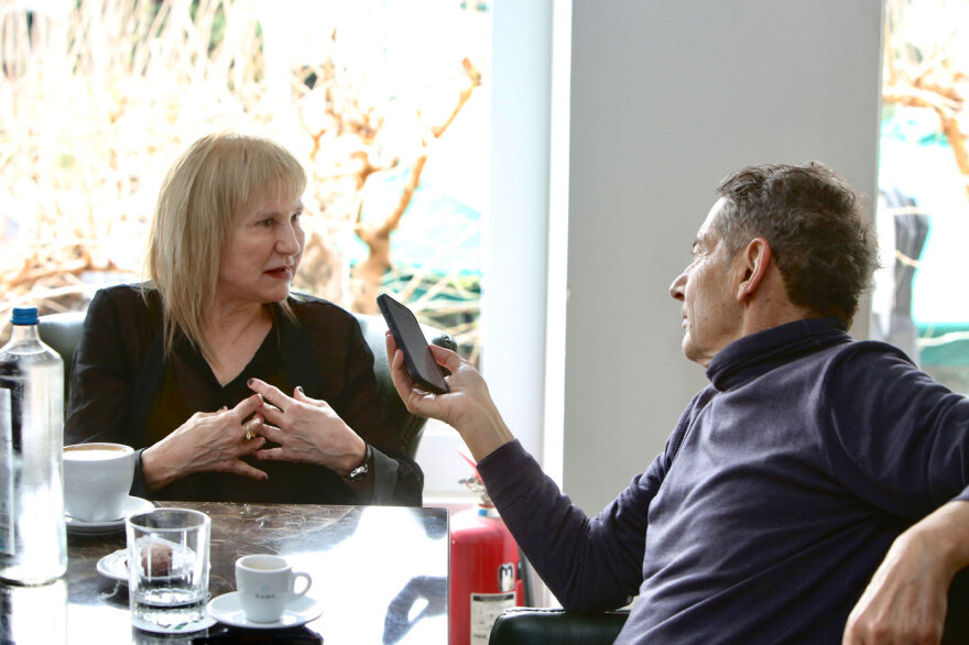 Η  Σώτη Τριανταφύλλου στον Δανίκα: Όσα γίνονται στη Γαλλία δείχνουν τον αυτοκτονικό πειρασμό της Δύσης