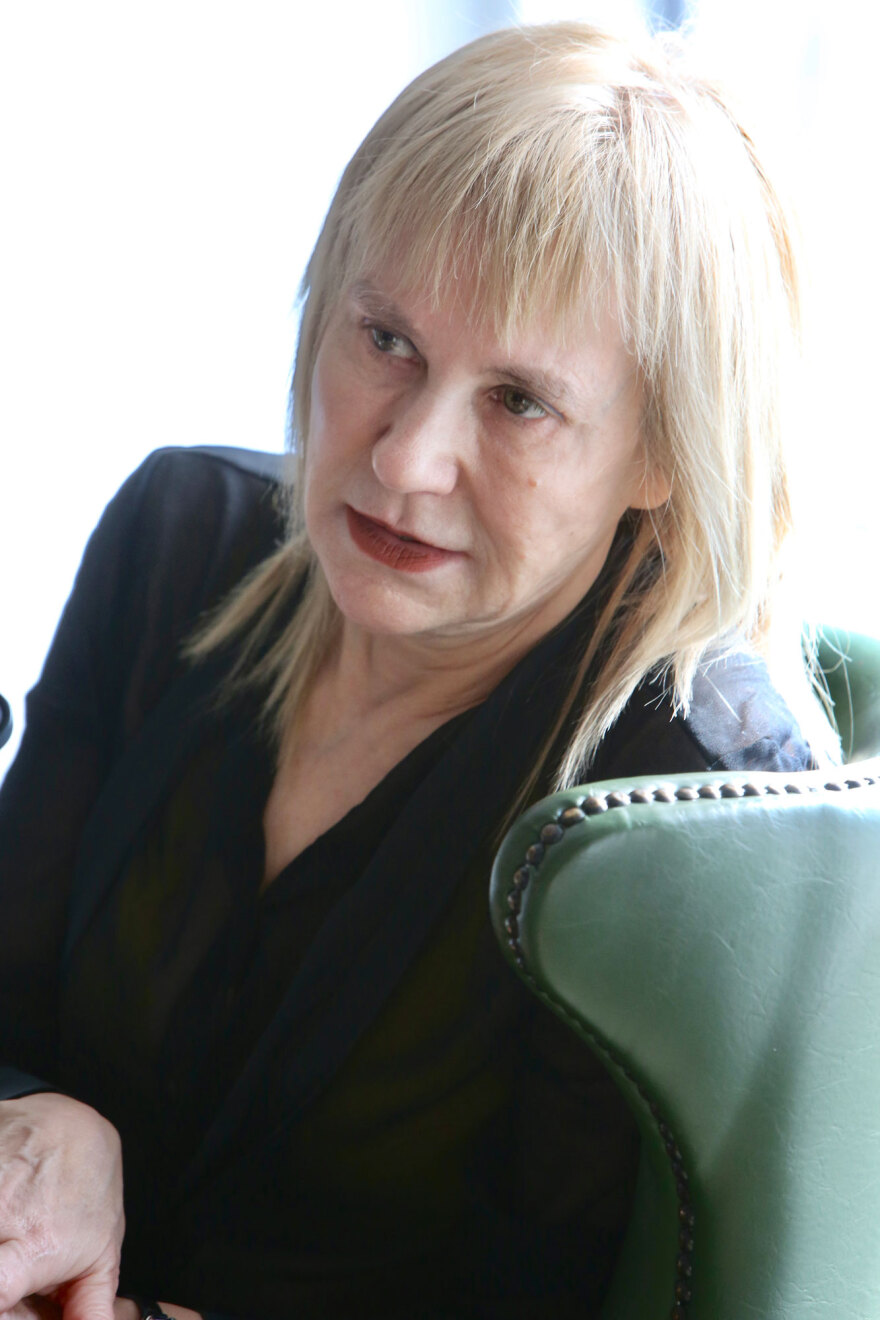 Η  Σώτη Τριανταφύλλου στον Δανίκα: Όσα γίνονται στη Γαλλία δείχνουν τον αυτοκτονικό πειρασμό της Δύσης