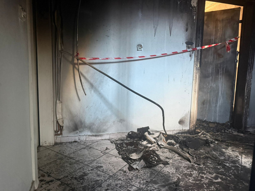 Φωτιά σε πολυκατοικία στην Θεσσαλονίκη - Γυναίκα βρέθηκε χωρίς τις αισθήσεις της στο κλιμακοστάσιο