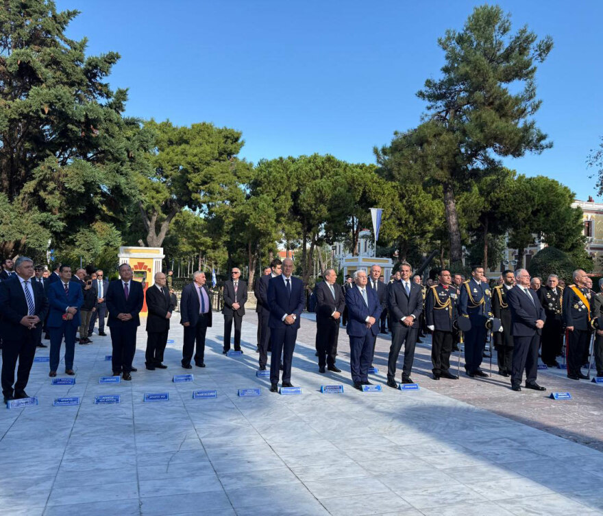 Απόντες Ανδρουλάκης και Φάμελλος από το τρισάγιο στο Γ΄ Σώμα Στρατού στη Θεσσαλονίκη - Δείτε φωτογραφίες