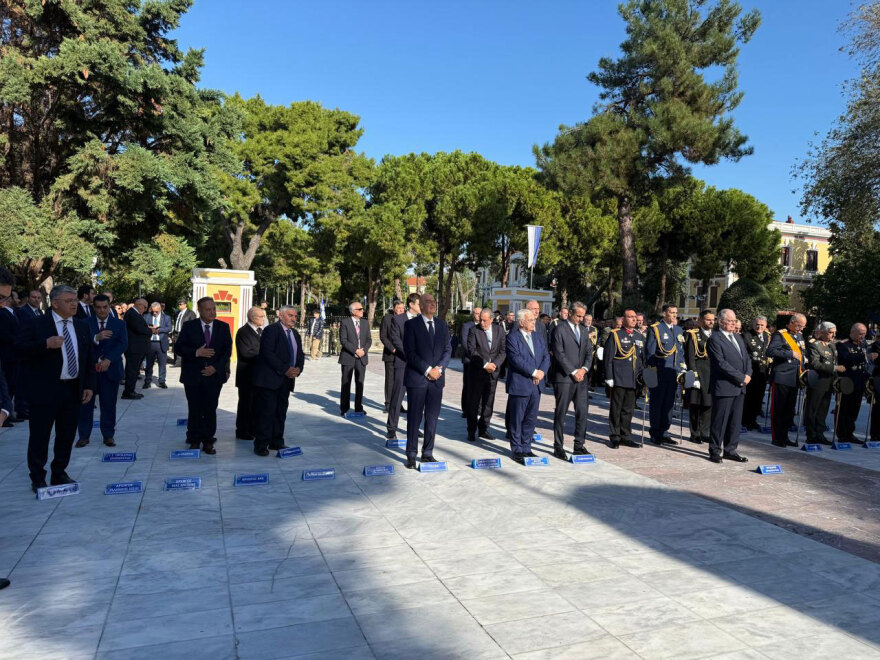 Απόντες Ανδρουλάκης και Φάμελλος από το τρισάγιο στο Γ΄ Σώμα Στρατού στη Θεσσαλονίκη - Δείτε φωτογραφίες