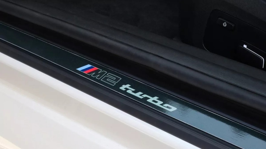 Η BMW τιμά την 2002 Turbo