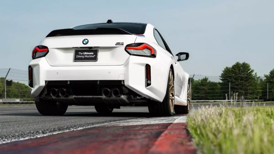 Η BMW τιμά την 2002 Turbo