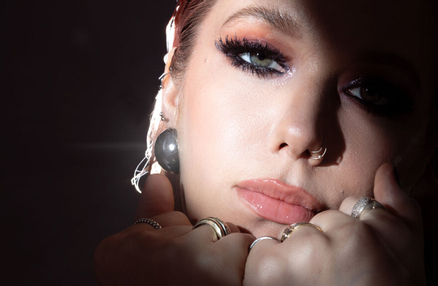 Στον Σταυρό του Νότου επιστρέφει η Νίνα Μαζάνη - «Θέλω το κοινό να φεύγει με ανακούφιση και χαρά από κάθε μου live»