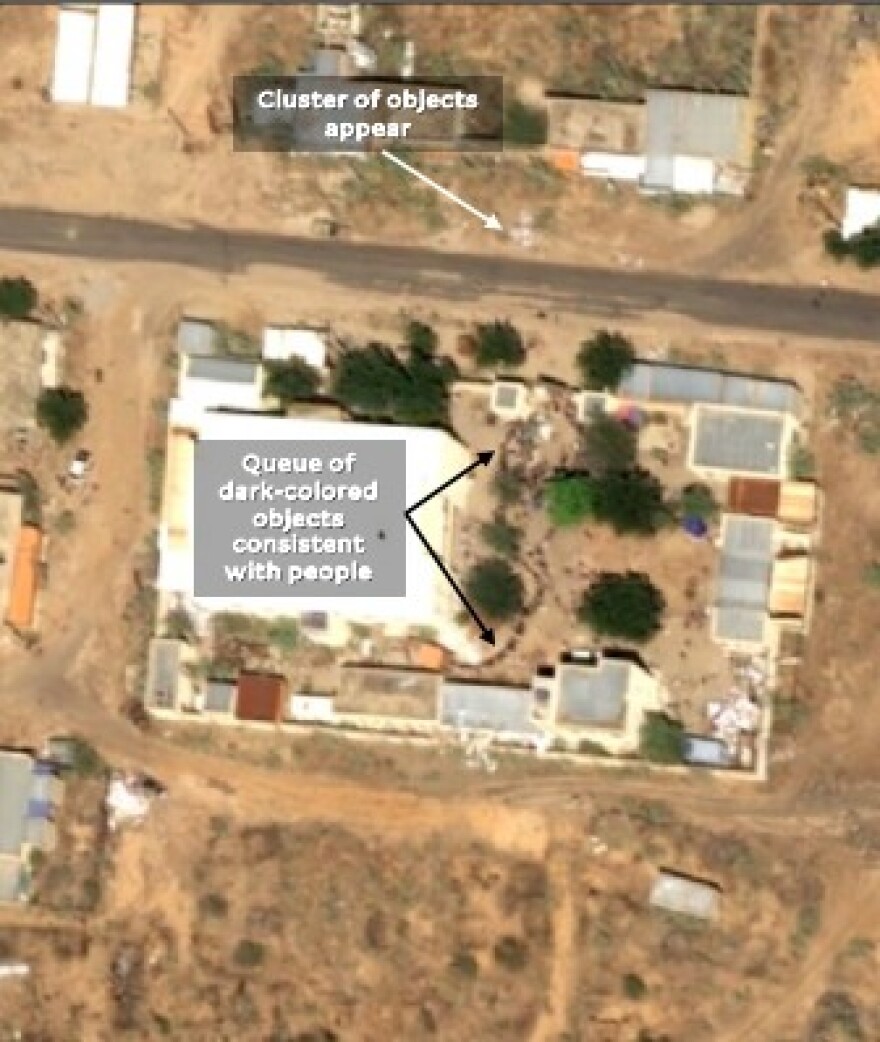 Η σφαγή με τους 2.000 νεκρούς στο Σουδάν είναι ορατή από το διάστημα – Σωροί με νεκρούς πάνω στην άμμο