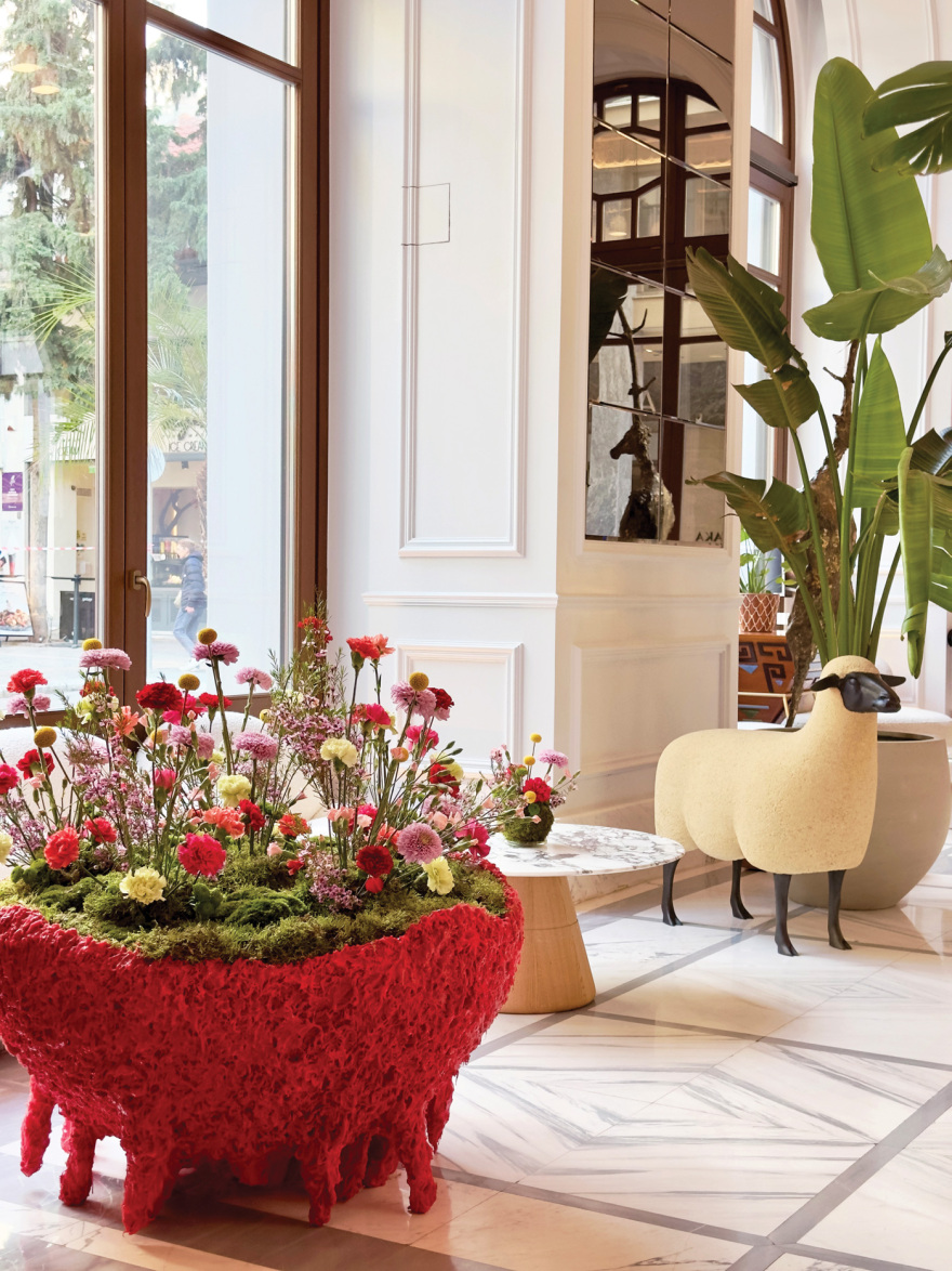 THE DOLLI: Λάμπει με δύο MICHELIN Keys στο Παρίσι και φωτίζει την Αθήνα