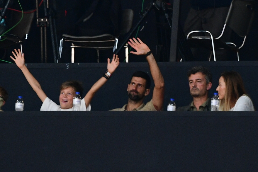 Ολυμπιακός: Τζόκοβιτς και Μεντιλίμπαρ αποθεώθηκαν στο ΣΕΦ - Βίντεο, φωτογραφίες 