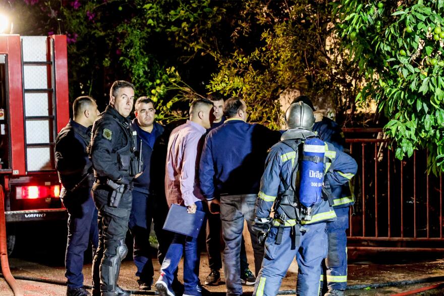 Έβαλε φωτιά και έκαψε την μάνα και τον θείο του σε διαμέρισμα στο Ηράκλειο, ο ένας ήταν με σακούλα στο κεφάλι - Ο δράστης πήδηξε από το μπαλκόνι