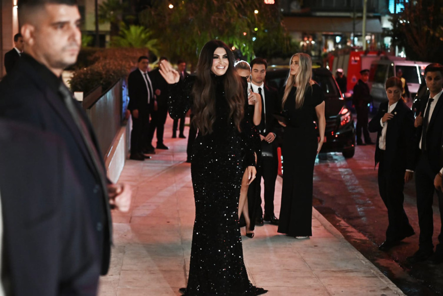 Η πρώτη εμφάνιση της Κίμπερλι Γκιλφόιλ στην Αθήνα - Παραθέτει δεξίωση προς τιμήν των Αμερικανών πεζοναυτών, δείτε φωτογραφίες