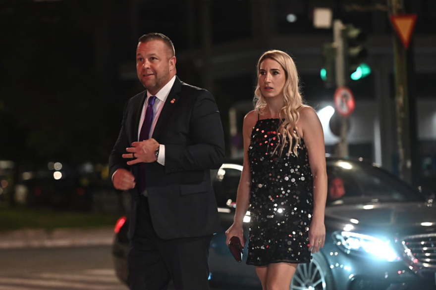 Οι καλεσμένοι της Κίμπερλι Γκιλφόιλ, πολιτικοί και επιχειρηματίες στον Αργυρό - Δείτε φωτογραφίες