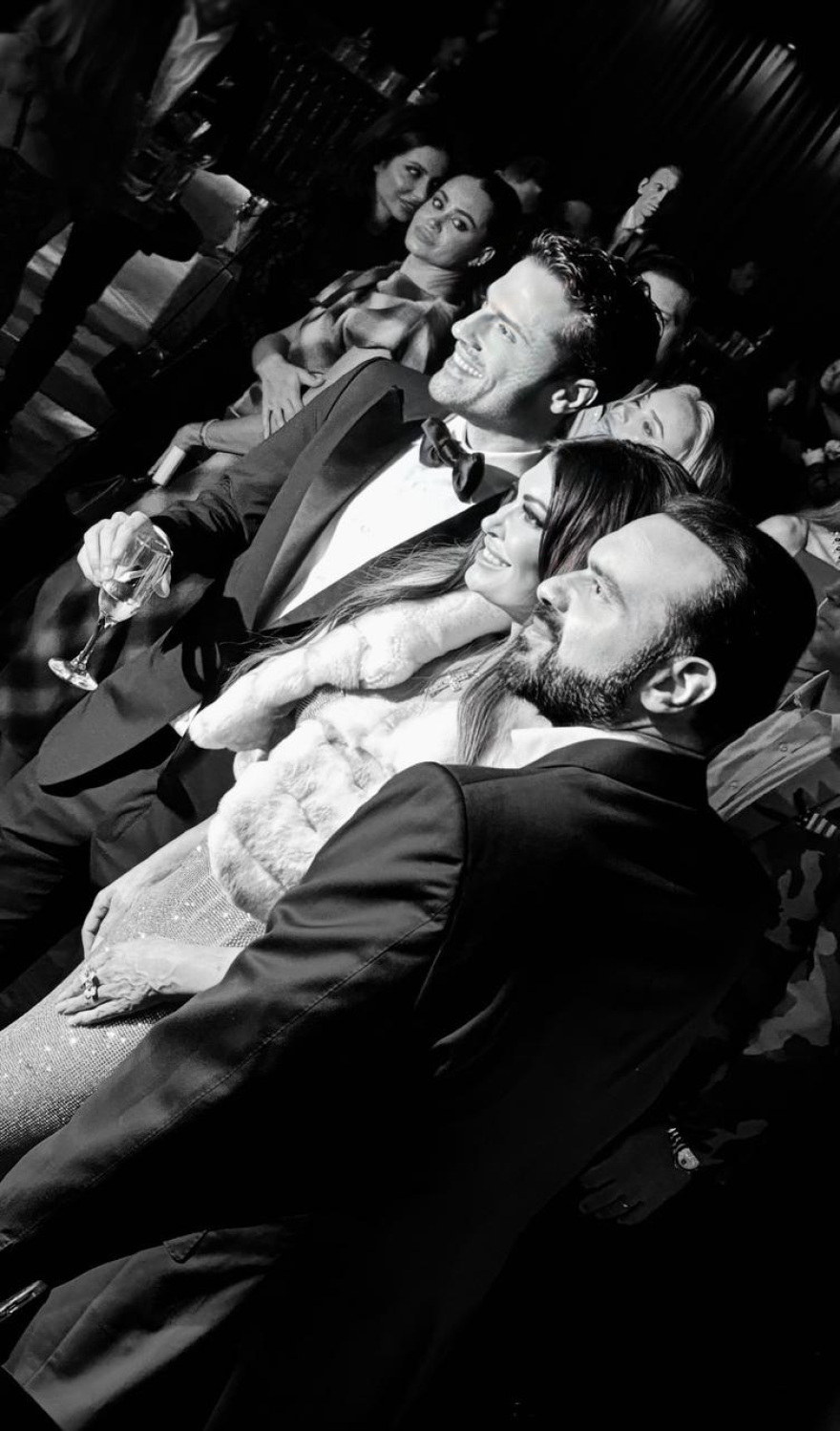 Το πρώτο μήνυμα και το συρτάκι της Γκιλφόιλ στην Ελλάδα - Δείτε ποιους πολιτικούς και επιχειρηματίες κάλεσε στον Αργυρό