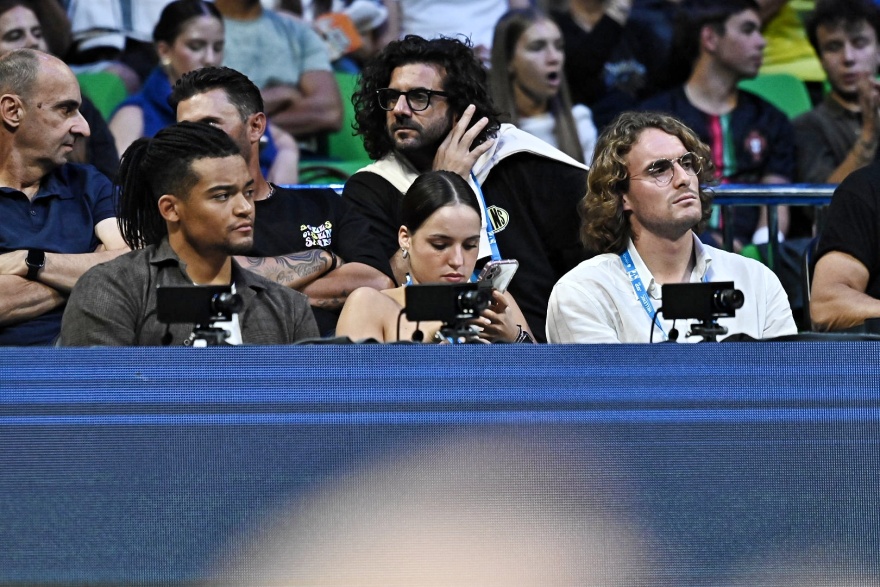 Μιλουτίνοφ, Φαλ, Κώστας Αντετοκούνμπο, Τσιτσιπάς και Καραλής στην πρεμιέρα του Τζόκοβιτς στην Αθήνα - Βίντεο, φωτογραφίες 