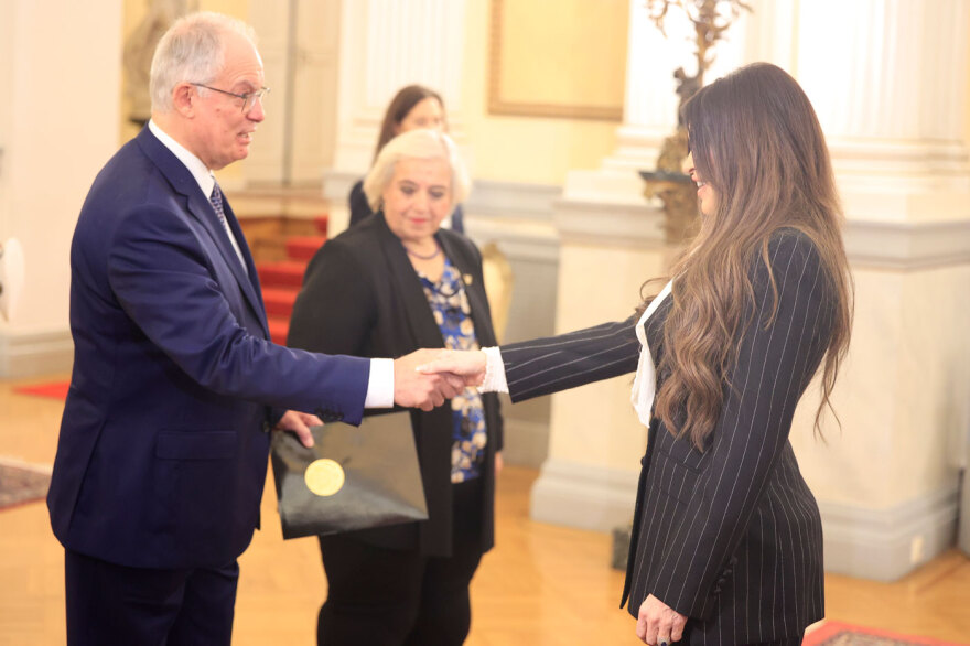 Η Κίμπερλι Γκιλφόιλ υπέβαλε τα διαπιστευτήριά της στον Πρόεδρο της Δημοκρατίας - Δείτε φωτογραφίες