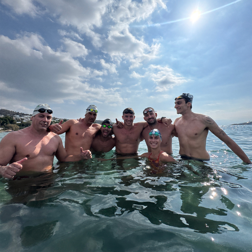 Weswim: Κολύμπι τις Κυριακές στην Ακτή Βουλιαγμένης, 365 μέρες τον χρόνο