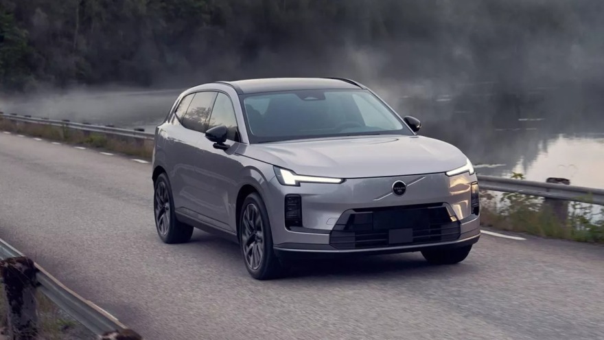 H Volvo κρατά τους βενζινοκινητήρες 