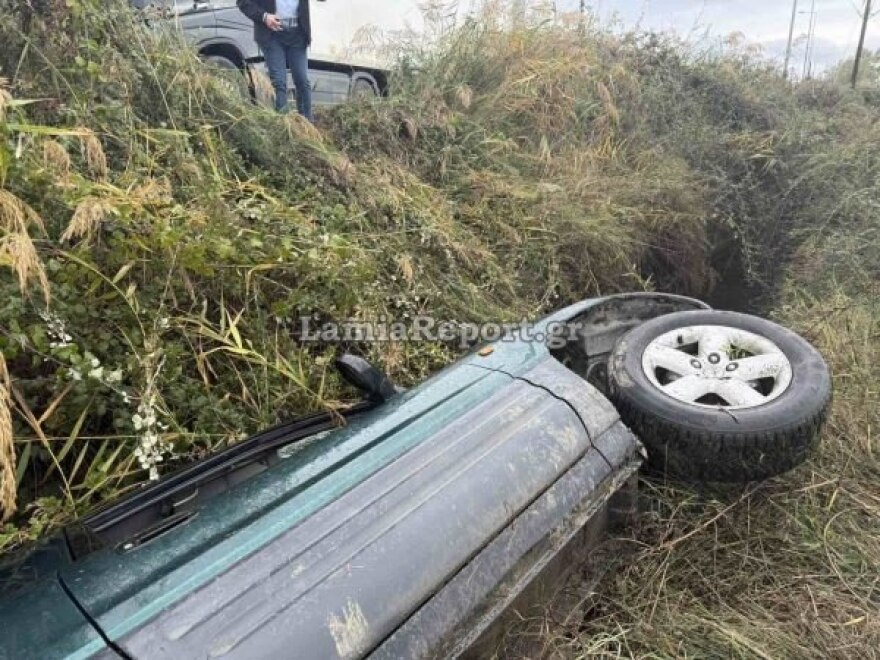 Σύγκρουση Ι.Χ. με φορτηγό έξω από τη Λαμία με μια τραυματία - Δείτε βίντεο και φωτογραφίες