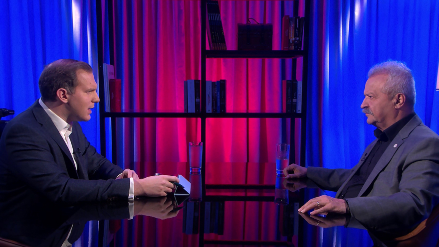 Ραχωβίτσας: Στα Βορίζια μπορούν να σκοτωθούν για 3 πρόβατα, κυνήγησαν αστυνομικό για κλήση - Ο Πάσσαρης πυροβόλησε 16 φορές οδηγό που έψαχνε πάρκινγκ