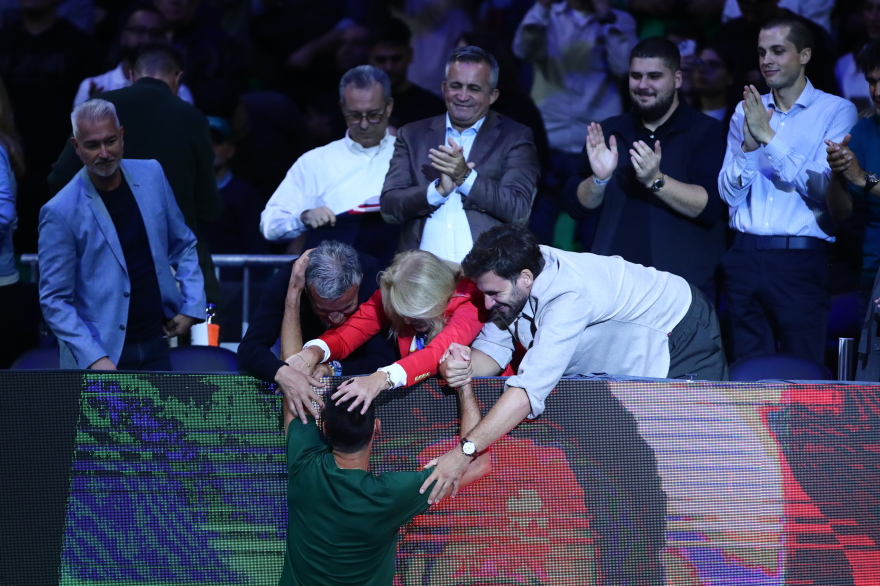 Έγραψε ιστορία στην Αθήνα ο Τζόκοβιτς: Κατέκτησε τον 101ο τίτλο του κερδίζοντας μετά από τρίωρη μάχη 2-1 τον Μουζέτι - Βίντεο, φωτογραφίες