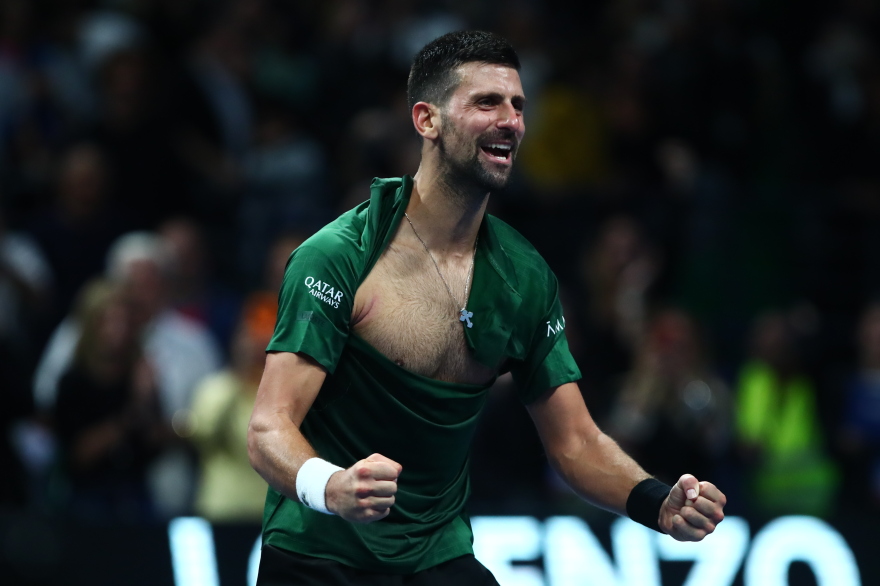 Έσκισε την μπλούζα του μετά τον θρίαμβο στον τελικό της Αθήνας ο Τζόκοβιτς - Βίντεο, φωτογραφίες 