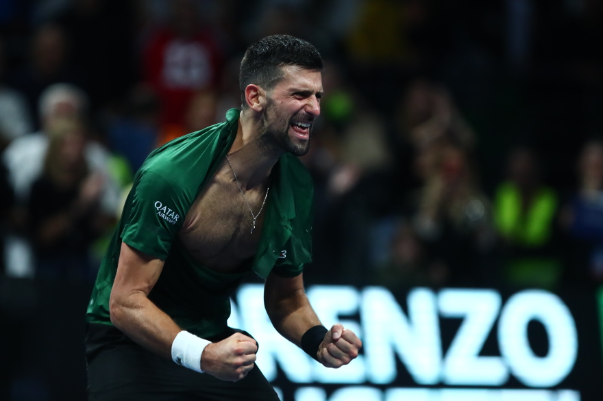 Έσκισε την μπλούζα του μετά τον θρίαμβο στον τελικό της Αθήνας ο Τζόκοβιτς - Βίντεο, φωτογραφίες 