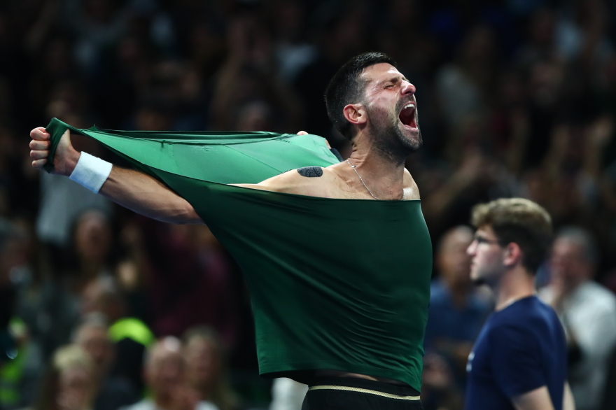 Έσκισε την μπλούζα του μετά τον θρίαμβο στον τελικό της Αθήνας ο Τζόκοβιτς - Βίντεο, φωτογραφίες 