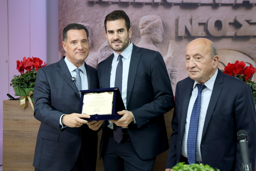 Εγκαινιάστηκε νέο ρομποτικό μηχάνημα στο Αγία Όλγα – Παρουσία του Άδωνι Γεωργιάδη και δωρεά της La vie en Rose by Dimitra Katsafadou