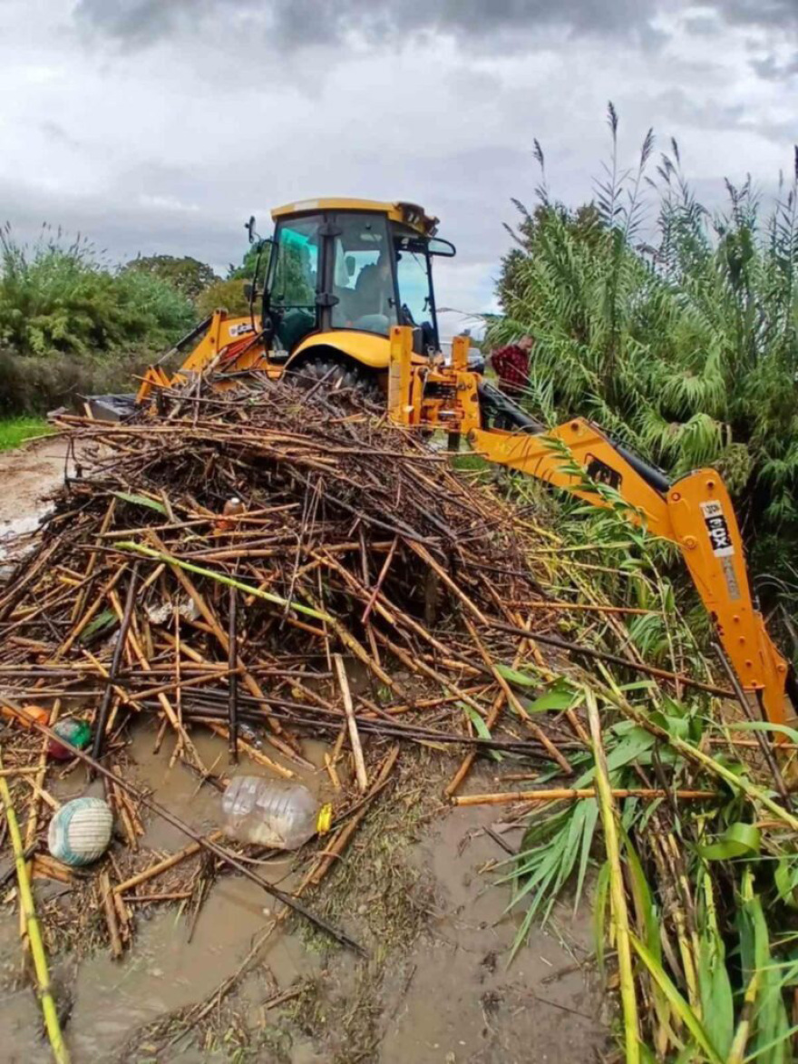 Αγρίνιο: Προβλήματα από τις βροχές - Πλημμύρισαν δρόμοι, μπήκαν νερά σε σπίτια, δείτε βίντεο